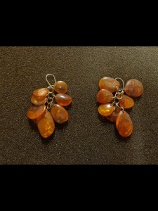 http://forvikingsonly.nu/139-348-thickbox/ear-rings-in-silver-with-polished-pieces-of-amber.jpg