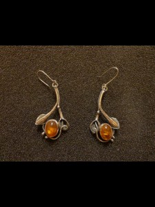 http://forvikingsonly.nu/140-349-thickbox/ear-rings-in-silver-with-polished-amber.jpg