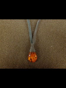 http://forvikingsonly.nu/143-352-thickbox/amber-pendant.jpg