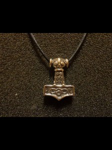 http://forvikingsonly.nu/151-360-thickbox/hange-med-laderhalsband.jpg