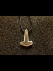 http://forvikingsonly.nu/171-380-thickbox/pendant-with-leather-necklace-hammer.jpg