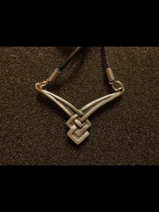 http://forvikingsonly.nu/269-478-thickbox/pendant-with-leather-necklace-celtic-knot.jpg