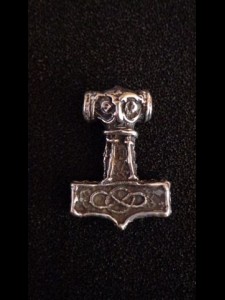 http://forvikingsonly.nu/82-284-thickbox/pendant-silver.jpg