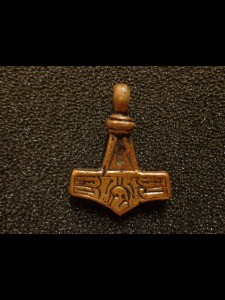 http://forvikingsonly.nu/90-293-thickbox/hange-mickels-hammare.jpg